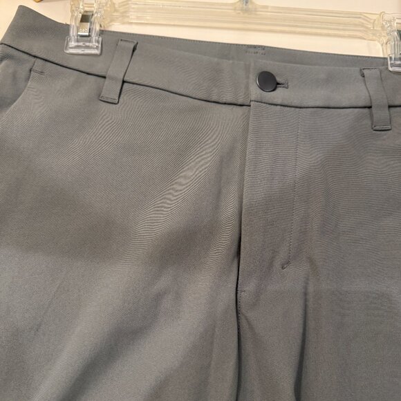 Lululemon Commission Classic-Fit Short 9" Warpstreme Color Grey Sage Size 30 - Picture 4 of 7